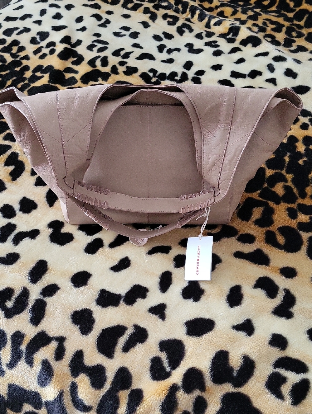 Nwt Lucky Brand BEKY Oversized tote,genuine leather, Color Tuscany